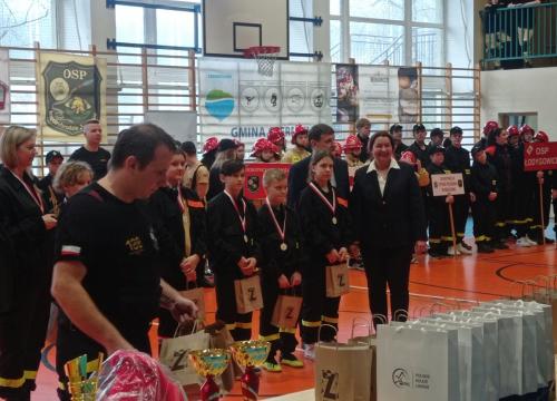 VI Powiatowe Halowe Zawody Sportowo-Pozarnicze Mlodziezowych Druzyn Pozarniczych